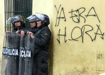 Yπέρ του Φουτζιμόρι τάσσεται αναφανδόν ο περουβιανός στρατός