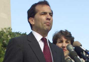 «Καθαρό» βγήκε το ζεύγος Κλίντον από το σκάνδαλο Whitewater