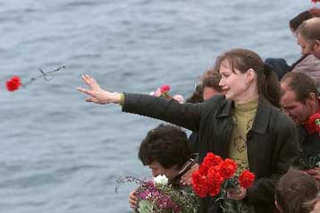 Αιχμές κατά Αμερικανών και Βρετανών για την υπόθεση του Kursk αφήνει Ρώσος ναύαρχος