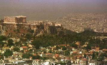 Νέφος και ζέστη πνίγουν την Αθήνα