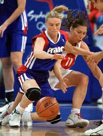 Οι ΗΠΑ 88-77 τη Ρωσία στο μπάσκετ γυναικών