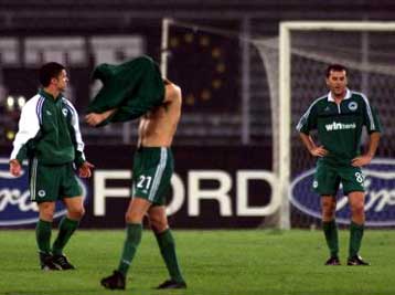 Θα παίξω στο Αμβούργο </I>