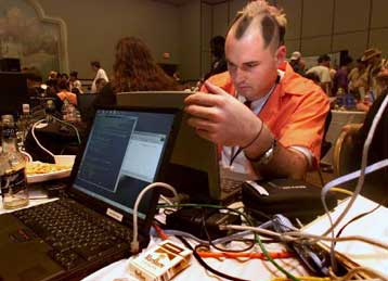 Στο αρχείο η υπόθεση των Ελλήνων χάκερ που «χτύπησαν» στρατιωτική βάση των ΗΠΑ