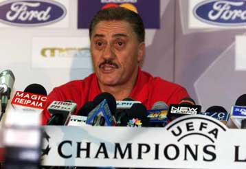 «Φουλ» επίθεση ο Ολυμπιακός με Λυών <I> Η νίκη είναι μονόδρομος, τόνισε ο Γ.Μαντζουράκης</I>