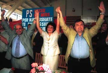 Αρνητικός στη λειτουργία ελληνικού σχολείου στη Χειμάρα ο Φάτος Νάνο