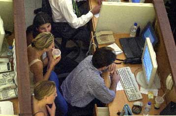 Μικρή άνοδος 0,43% την Τρίτη στη Σοφοκλέους