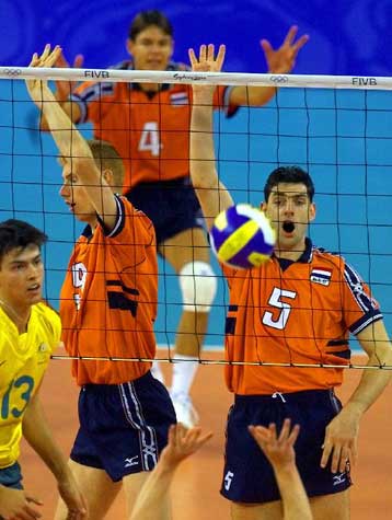 Η Ιταλία 3-2 τη Γιουγκοσλαβία στο βόλεϊ ανδρών, η Ολλανδία 3-0 την Αυστραλία