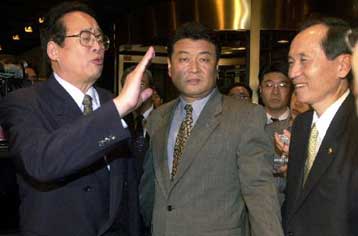 Αμερικανοί και Βορειοκορεάτες στο τραπέζι των διαπραγματεύσεων για πυρηνικά και τρομοκρατία