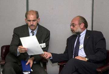 Διαψεύδει η ΠΓΔΜ την είδηση για αποδοχή του ονόματος «Σλαβομακεδονία»