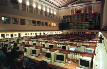 Για κινητικότητα στο ΧΑΑ εν όψει του ευρώ κάνουν λόγο οι Financial Times