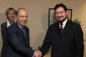 Αθήνα και Σκόπια κοντά σε συμφωνία για το όνομα, κατά το γιουγκοσλαβικό Τύπο