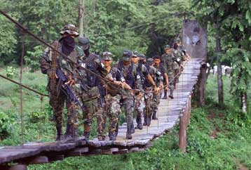 Τουλάχιστον 45 άτομα τελούν υπό ομηρία στα χέρια των ανταρτών της Κολομβίας