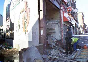 Τέσσερις τραυματίες από δύο βομβιστικές επιθέσεις στο Μπέλφαστ