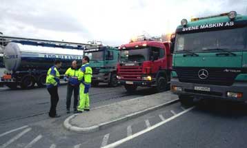 Συνεχίζονται οι διαμαρτυρίες για τις υψηλές τιμές των καυσίμων στη Σκανδιναβία και στην Ισπανία