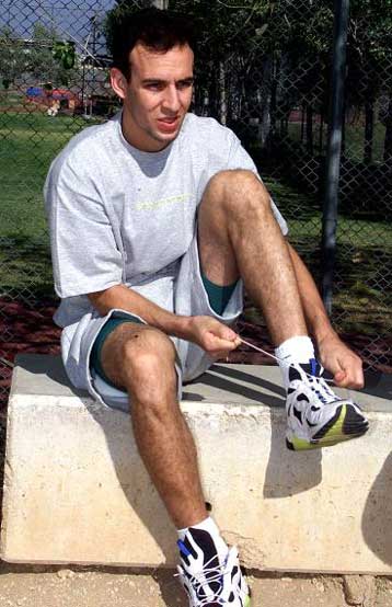 Επέμβαση στο γόνατο ο Κάτας, επιστρέφει σε ένα μήνα