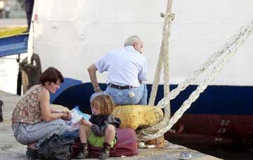 Τη χρυσή τομή αναζητούν στη συνάντησή τους Παπουτσής και εκπρόσωποι της ΠΝΟ