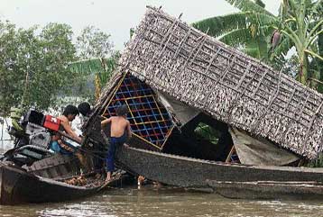 Είκοσι πέντε νεκροί από πλημμύρες στο Βιετνάμ
