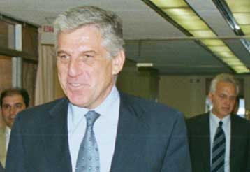 Αντίστροφη μέτρηση για πέντε κλειστά επαγγέλματα