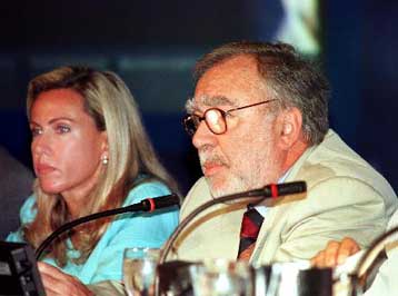 Συνεχίζεται ο πόλεμος δηλώσεων Ρέππα – Λαφαζάνη<I>Σιωπή Κόκκαλη για την υπόθεση TV Magic