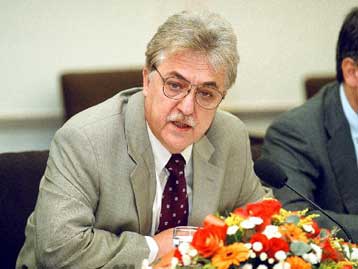 Ενα «πραγματικά δημόσιο σύστημα υγείας» επιδιώκει να δημιουργήσει ο Αλ.Παπαδόπουλος