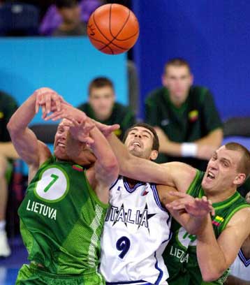 Νίκη της Ιταλίας με… γυναικείο σκορ 50-48 επί της Λιθουανίας στο μπάσκετ