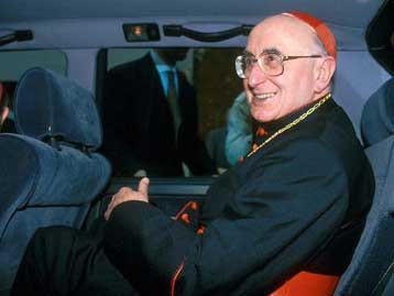 Σταυροφορία εναντίον των μη καθολικών μεταναστών ξεκινά το Βατικανό