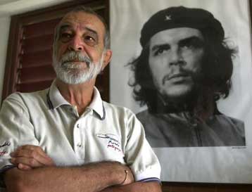 Η φωτογραφία του Τσε Γκεβάρα γλίτωσε από το… αλκοόλ