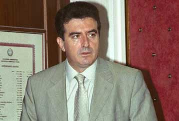 Αλλαγές στο νομοθετικό πλαίσιο για την αντιμετώπιση της τρομοκρατίας προαναγγέλλει ο Χρυσοχοΐδης