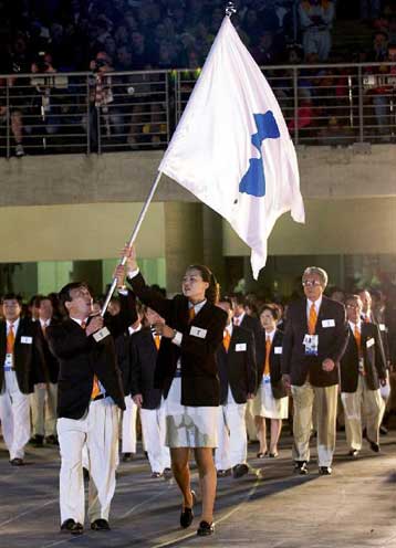 Ελπίδες για καλύτερο αύριο και ρίγη συγκίνησης στην είσοδο της Κορέας στο στάδιο