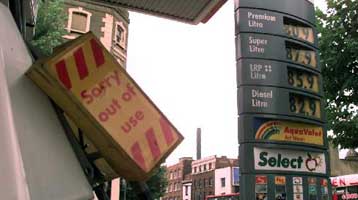 Μετά τη Βρετανία, αίρονται και στο Βέλγιο οι αποκλεισμοί διυλιστηρίων