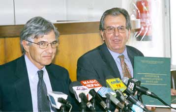 Τον Κοινωνικό Προϋπολογισμό του 2000 παρουσίασε ο Τ.Γιαννίτσης