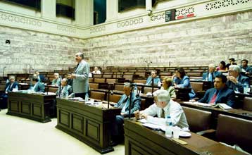 Συμφωνία ΠΑΣΟΚ – ΝΔ στη Βουλή για την εναρμόνιση του Συντάγματος με τα ευρωπαϊκά δεδομένα