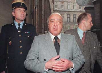 Τους παπαράτσι εξακολουθεί να κατηγορεί ο Αλ Φαγέντ