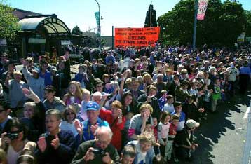 Ενα εκατομμύριο Αυστραλοί υποδέχτηκαν την Ολυμπιακή φλόγα στο Σίδνεϊ
