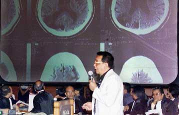 Mε τη δίκη του Σουχάρτο συνδέουν οι Αρχές την έκρηξη στο Χρηματιστήριο της Τζακάρτα