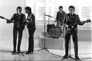 Χρυσοί δίσκοι των Beatles στα… αζήτητα των βρετανικών τελωνείων