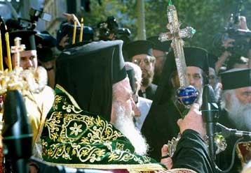 Ξεκίνησε η συλλογή υπογραφών της Εκκλησίας για τις ταυτότητες