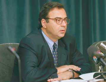 «Πάγωμα» της τιμής της βενζίνης για μία εβδομάδα αποφάσισε το υπουργείο Ανάπτυξης