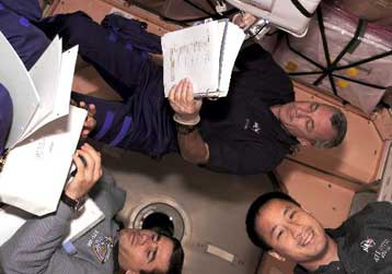 Ακόμα και στο Διάστημα ένα σφυρί είναι χρήσιμο