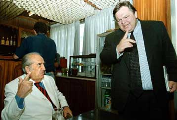 Απέρριψε η κυβέρνηση την πρόταση Γιαννόπουλου για το ασυμβίβαστο