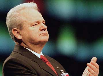 Ο Μιλόσεβιτς δεν πρόκειται να εγκαταλείψει την εξουσία, προειδοποιεί ο λόρδος Ράσελ-Τζόνστον