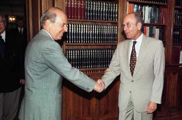 Συνάντηση Σημίτη – Στεφανόπουλου την Τετάρτη με κύριο θέμα το ταξίδι στις ΗΠΑ