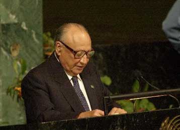 Με επιφυλακτικότητα ξεκινά ο τέταρτος γύρος συνομιλιών για το Κυπριακό στη Νέα Υόρκη