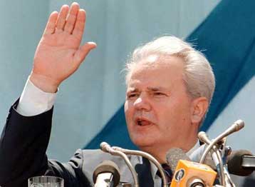 Το ΝΑΤΟ απειλεί να συλλάβει τον Μιλόσεβιτς, εάν επισκεφθεί το Κόσοβο