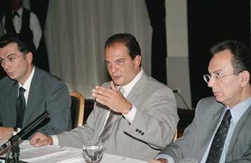 Νέα επίθεση Καραμανλή στον πρωθυπουργό για τη διαπλοκή