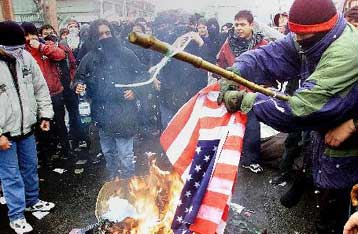Βίαια επεισόδια κατά τις διαδηλώσεις για την 27η επέτειο του στρατιωτικού πραξικοπήματος στη Χιλή