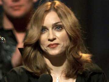 Μουσική μέσω Διαδικτύου και από τη Warner Music