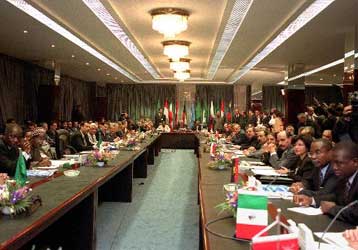 Σε αύξηση της ημερήσιας παραγωγής κατά 800.000 βαρέλια κατέληξε ο ΟΠΕΚ