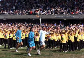 Παρά λίγο να βρεθεί στη θάλασσα η Ολυμπιακή φλόγα