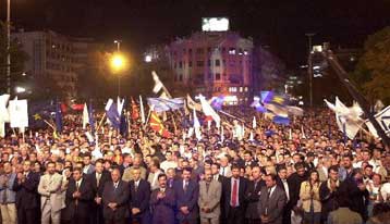 Ανοιξαν οι κάλπες στην ΠΓΔΜ – Δοκιμασία οι δημοτικές εκλογές για την κυβέρνηση Γκεοργκιέφσκι